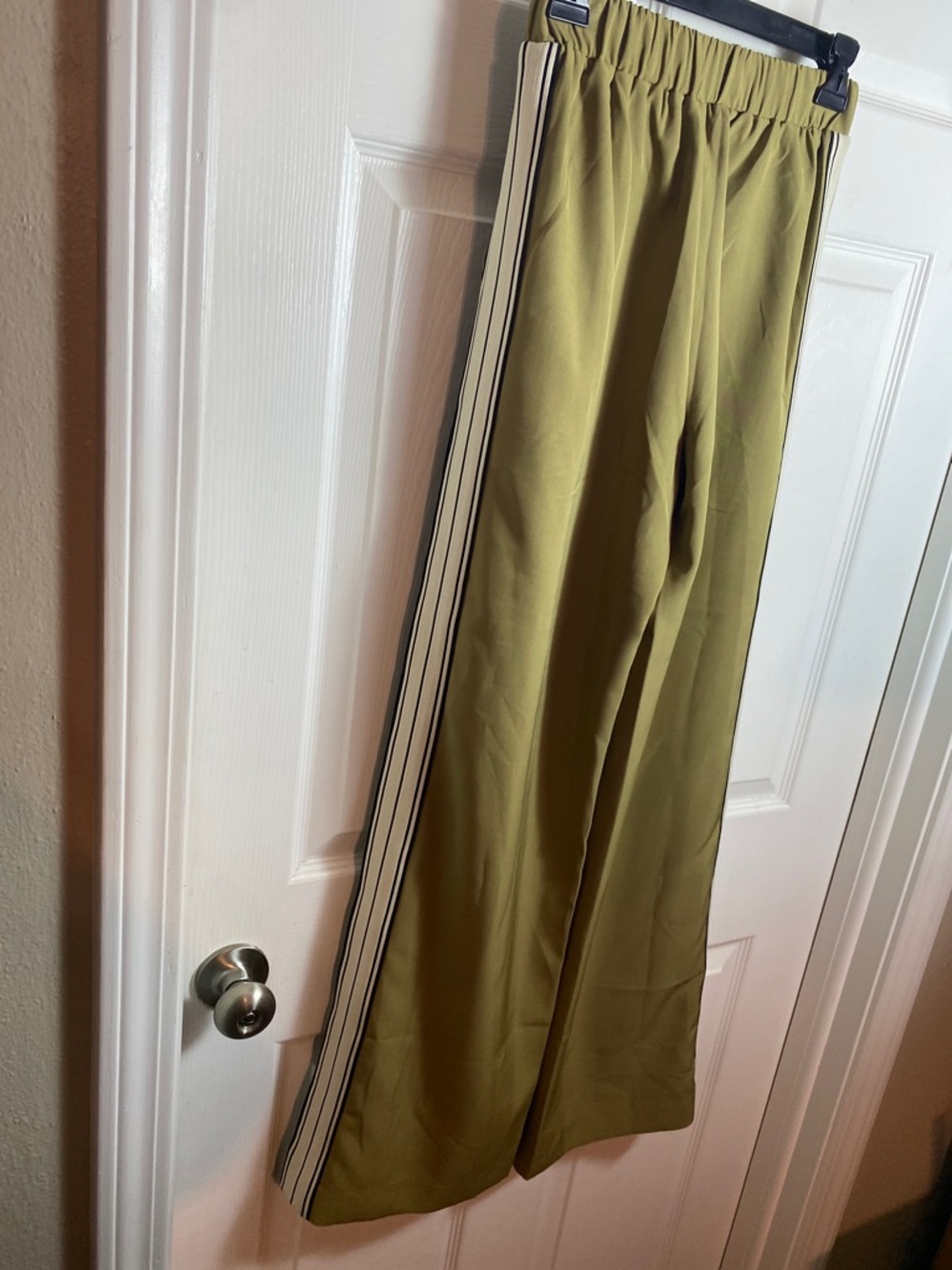 Bishop and Young Track Style Wide Leg Olive PullOn Pant Pockets - Picture 7 of 7